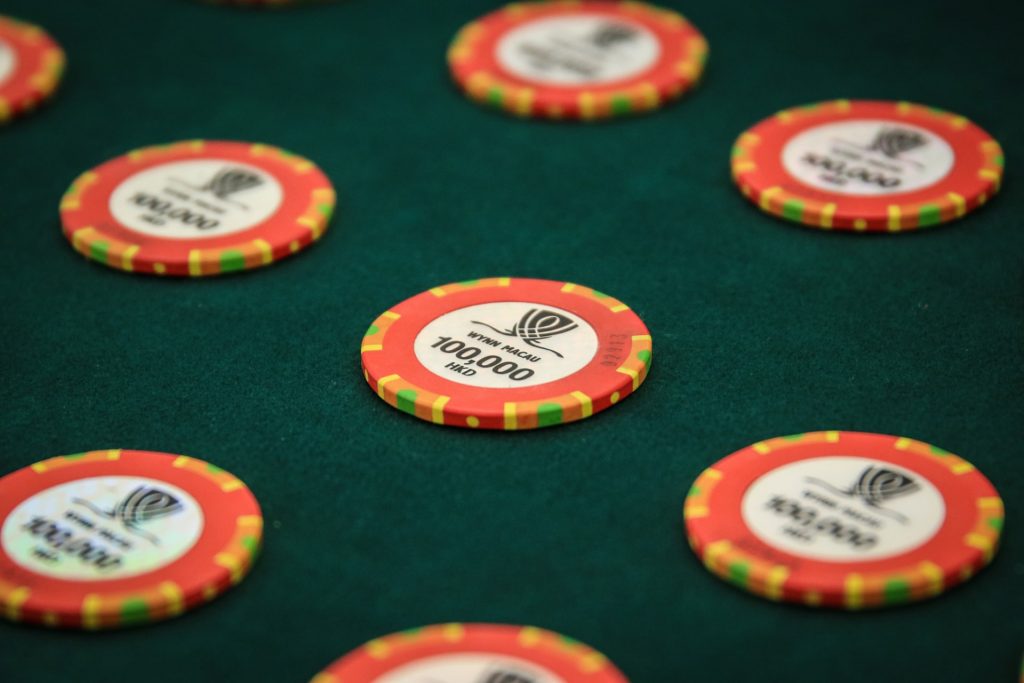 Pelivihjeet – kuinka löytää ja käyttää hyödyksi pelatessa?